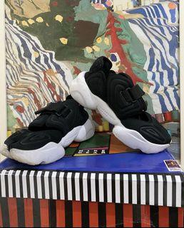 NIKE AQUA RIFT BLACK