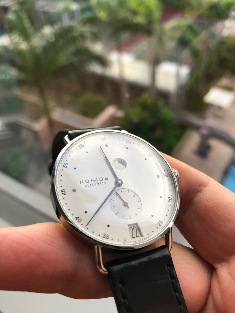 Nomos metro power reserve shop