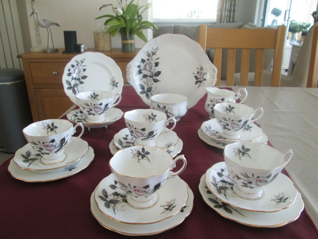 ROYAL ALBERT QUEENS MESSENGER TEA SET 6 TRIOS CAKE PLATE & MILK JUG ...