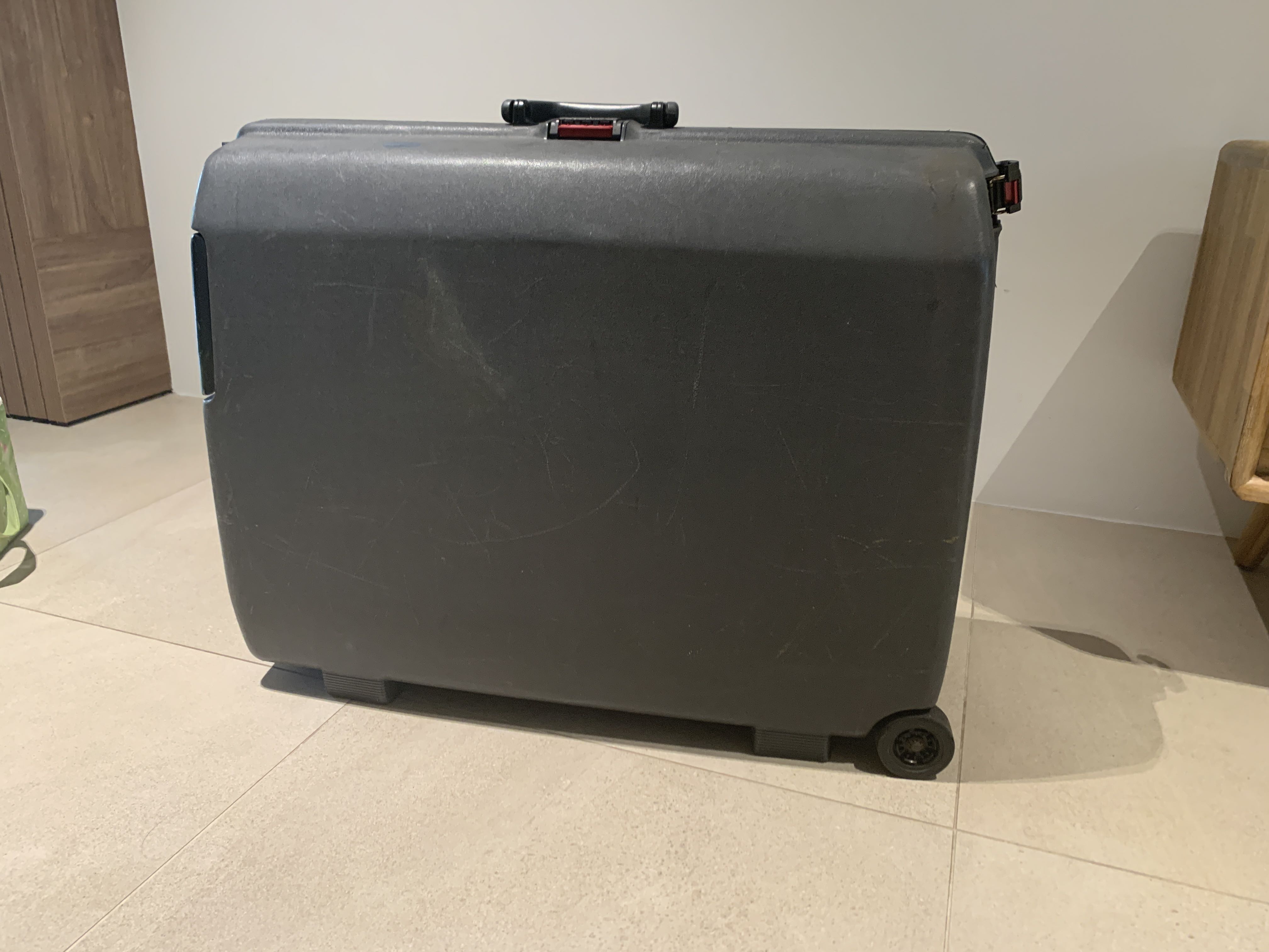 Samsonite Heavy Duty Hardback Suitcase