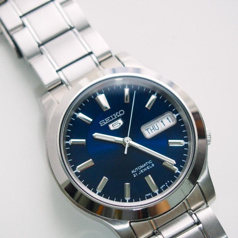 Seiko 5 SNK793 Automatic Stainless Steel Watch PLUS FREE STRAP!!, Luxury,  Watches on Carousell
