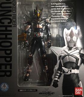 Bandai Shf 幪面超人kamen Rider Double Kabuto 甲鬥王dark Kabuto 玩具 遊戲類 玩具 Carousell