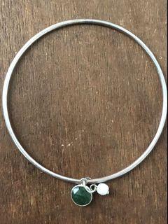 Silver bangle with Emerald and pearl