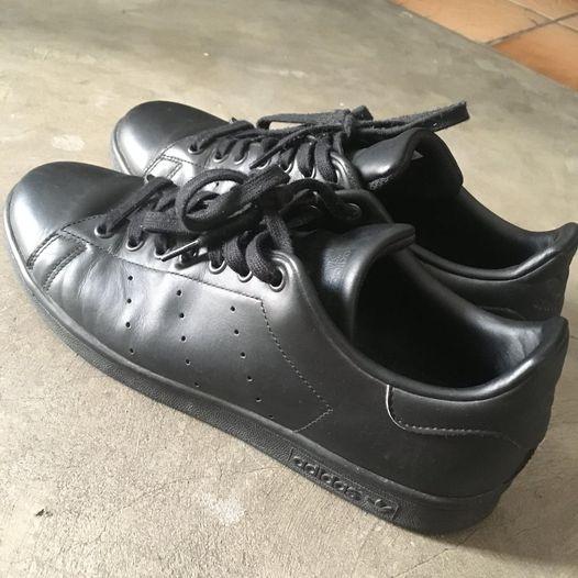 Stan Smith Triple Black Noir Size 9.5 Men s Fashion Footwear