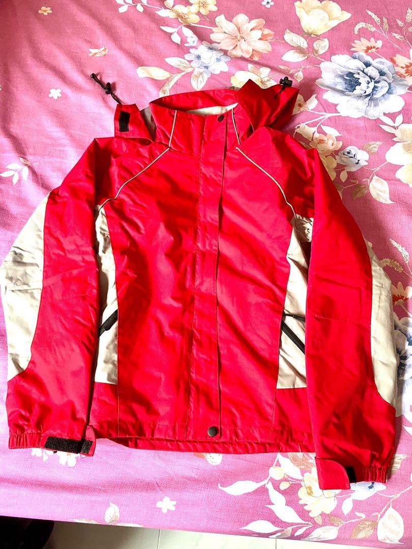 Winter Jacket (Category: Other Tops) located in Singapore. Submitted by justdoitright (Listing ID 1095890485, Image 1). Description: Winter Jacket. Used only once. M size. Double layered. Can remove and use inner flee jacket also. Can take up to zero degree if worn with proper clothing. Test in Japan snow mountains. Water resistance/ proof too. If you have growing kids, use it one time and u will not feel the pain of the cost of buying new. My lo