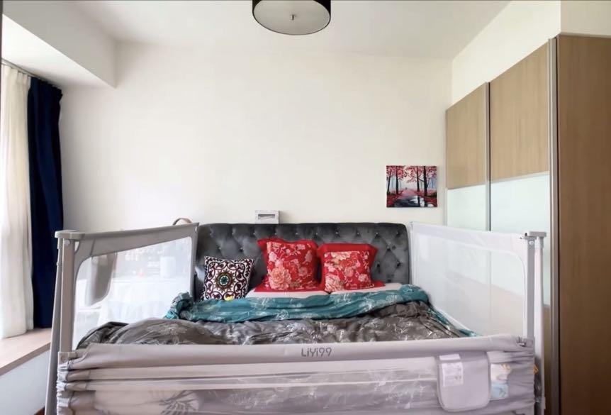 Bed fence/prevent baby falling , Babies & Kids, Baby Nursery & Kids