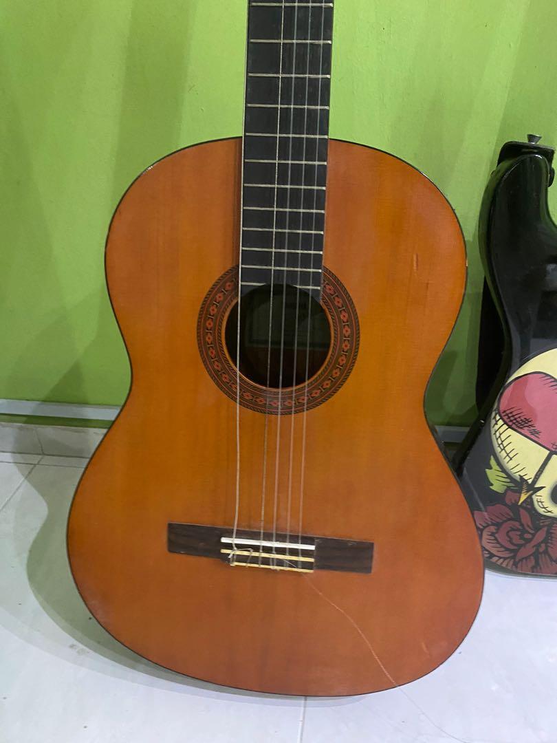 Cheapest! Yamaha C40 & electric guitar, Hobbies & Toys, Music & Media
