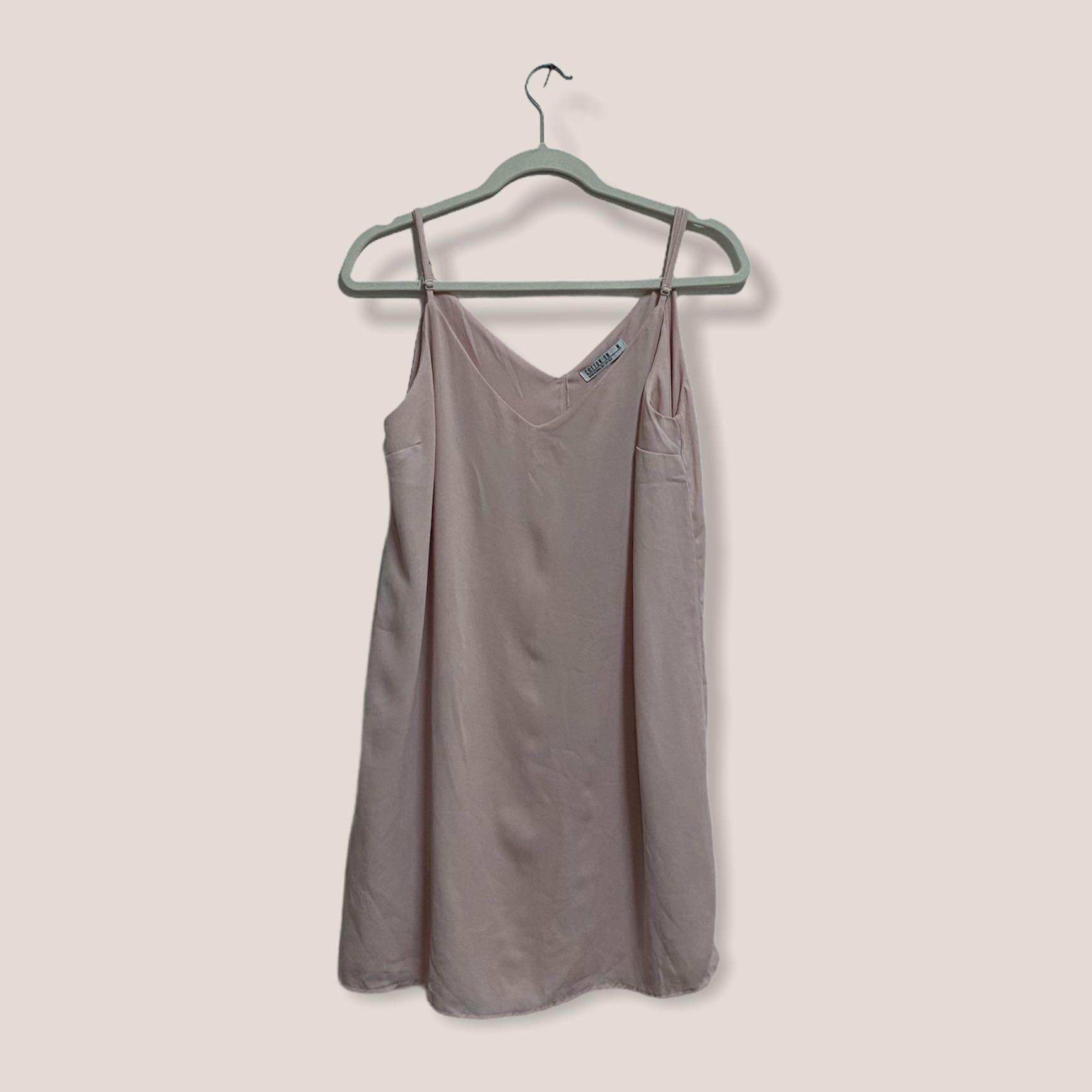 COTTON ON Blush Pink Dress (Category: Dresses) located in Angeles City. Submitted by chaqi (Listing ID 1096221669, Image 1). Description: ✨ decluttering sale ✨ COTTON ON Blush Pink Sleeveless V-Neck Dress disclaimer: actual color of clothing may differ because of lighting, please see other photos for accuracy flaws: none.