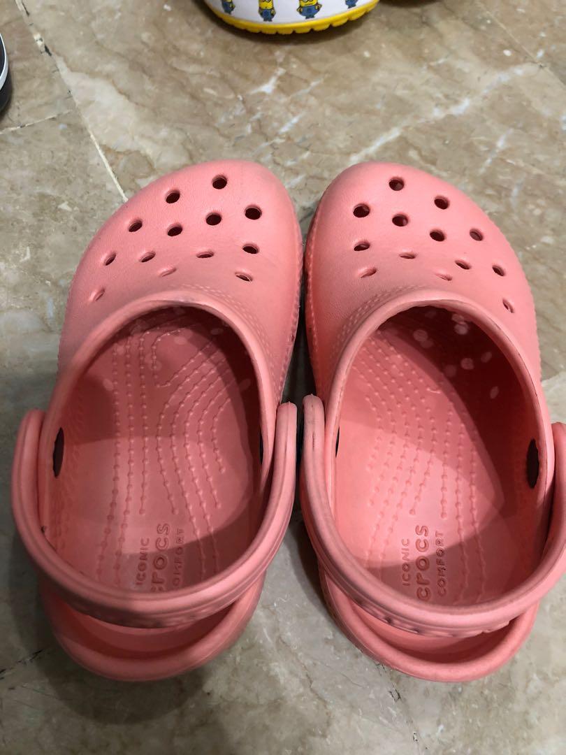 crocs peach