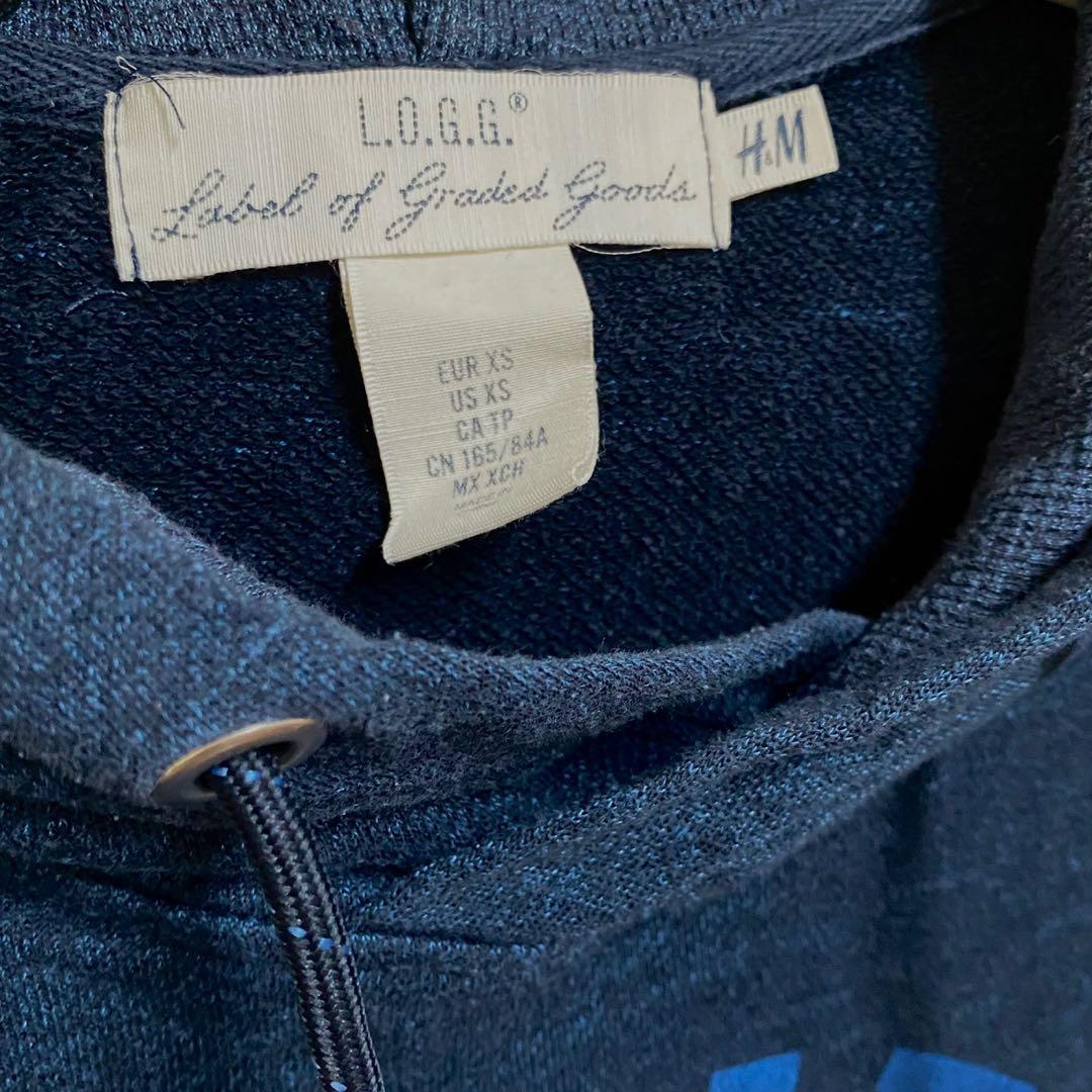 H&M Navy Hoodie (Category: Longsleeves) located in Angeles City. Submitted by chaqi (Listing ID 1096213286, Image 2). Description: ✨ decluttering sale ✨ H&M Navy Drawstring Hoodie flaws: none.