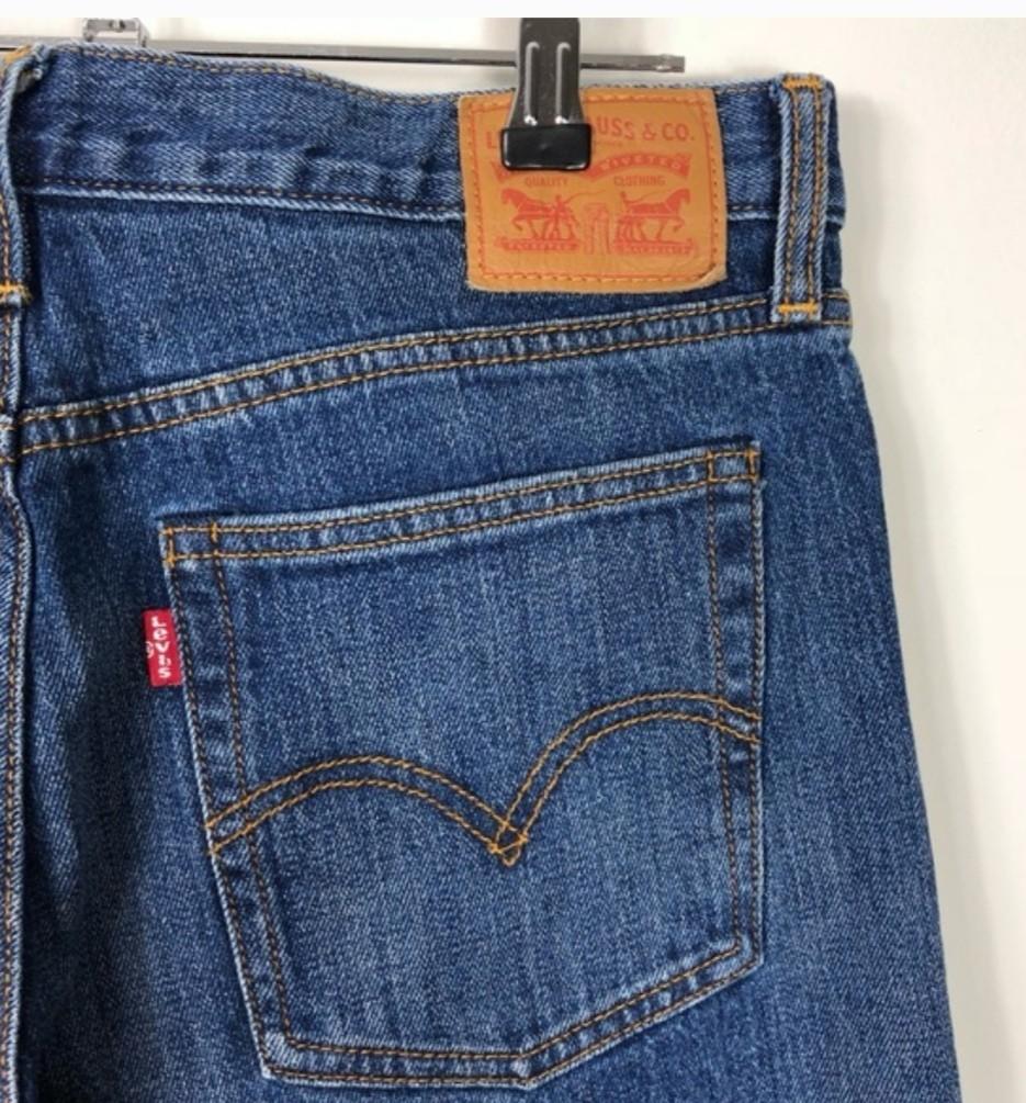 Levi's Wedgie Fit White Oak Cone Denim Frayed jeans, Women's Fashion,  Bottoms, Jeans on Carousell