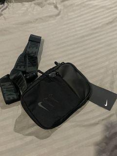 Nike Essetial Hip Pack Small