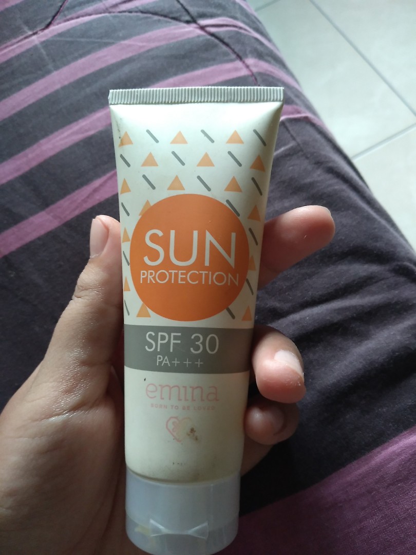 Sunscreen Emina Spf 30 Pa Kesehatan Kecantikan Rias Wajah Di Carousell