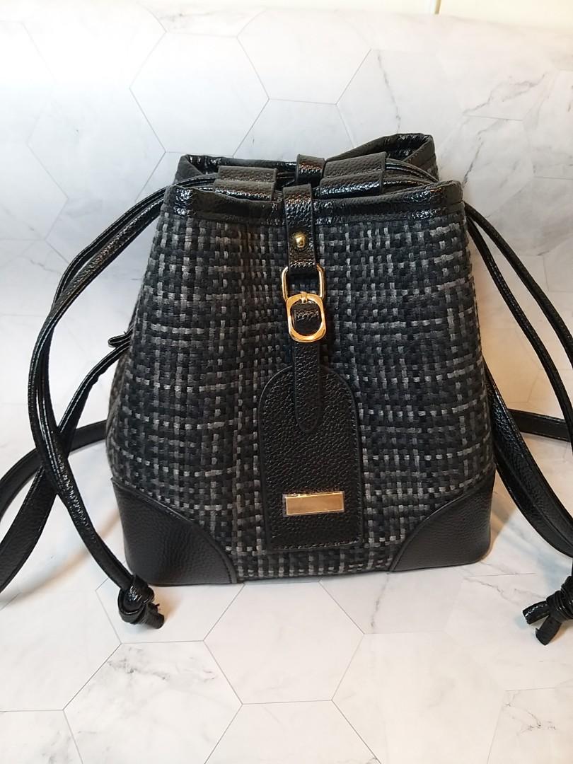 Tom and deen bucket bag outlet