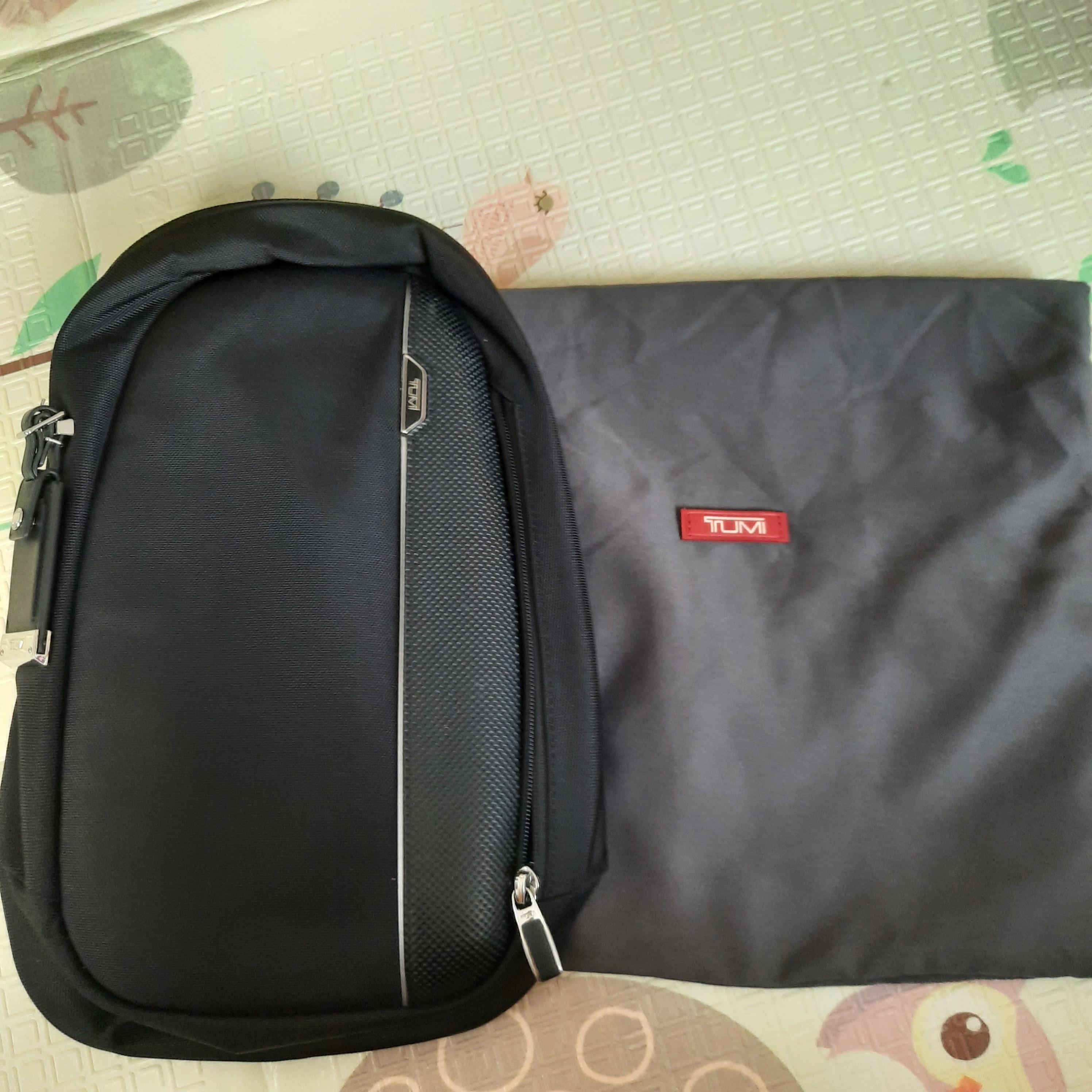 Martin hotsell sling tumi