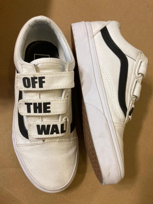 White velcro vans off the wall best sale