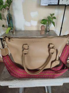 Beige fetch bella bag