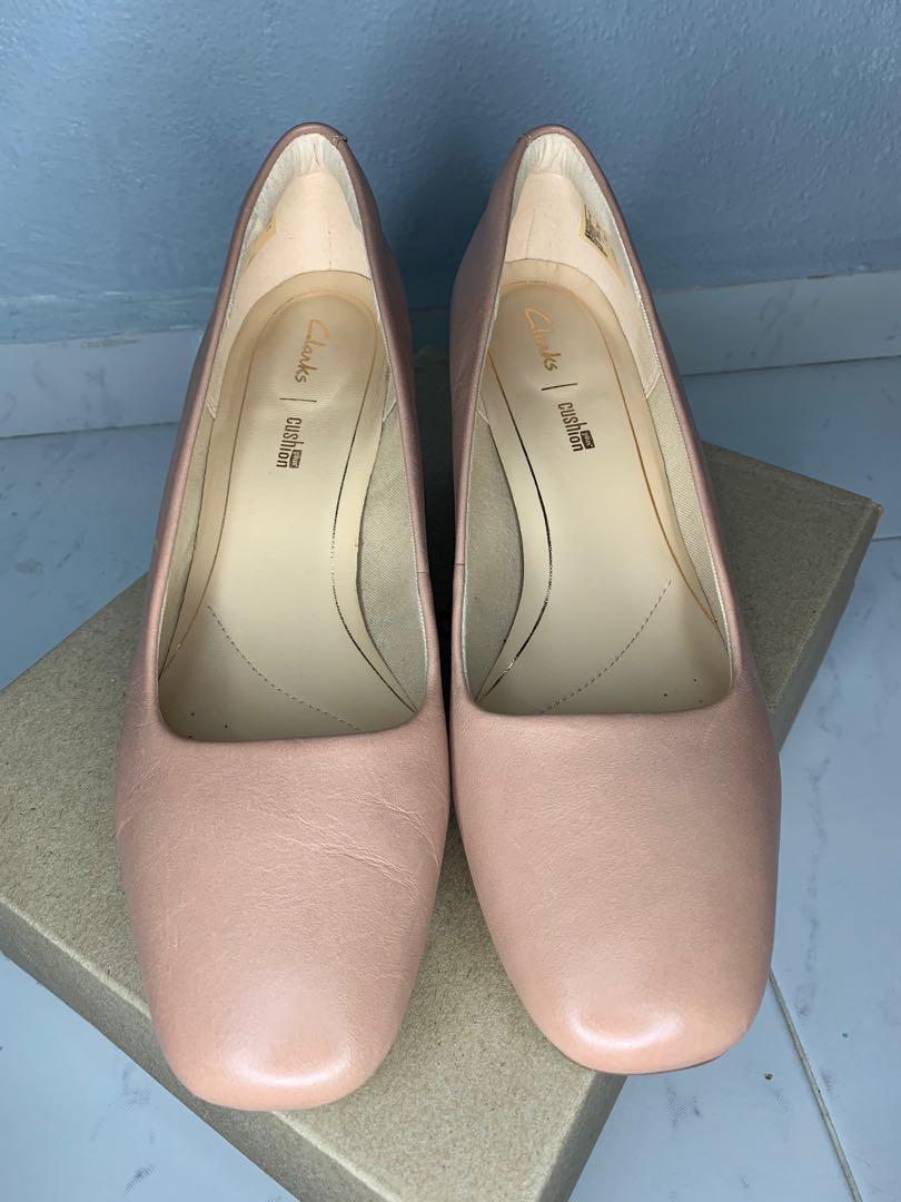 Clarks cushion heels online