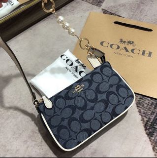 (Category: ) located in . Submitted by pshoppers. (Listing ID 1096409739, Image 1). Description: .