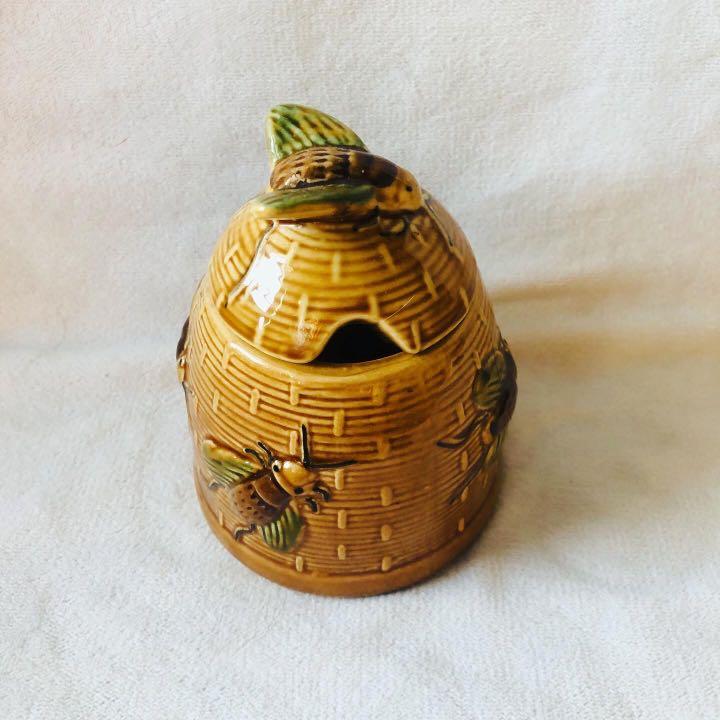 Cute Bee Designed Ceramic Honey Pot (Category: Coffee & Tea Tableware) located in Caloocan City. Submitted by yorstreasure (Listing ID 1096477609, Image 3). Description: Cute Bee Designed Ceramic Honey Pot Specific: Preloved in excellent condition Price: 325 php .
