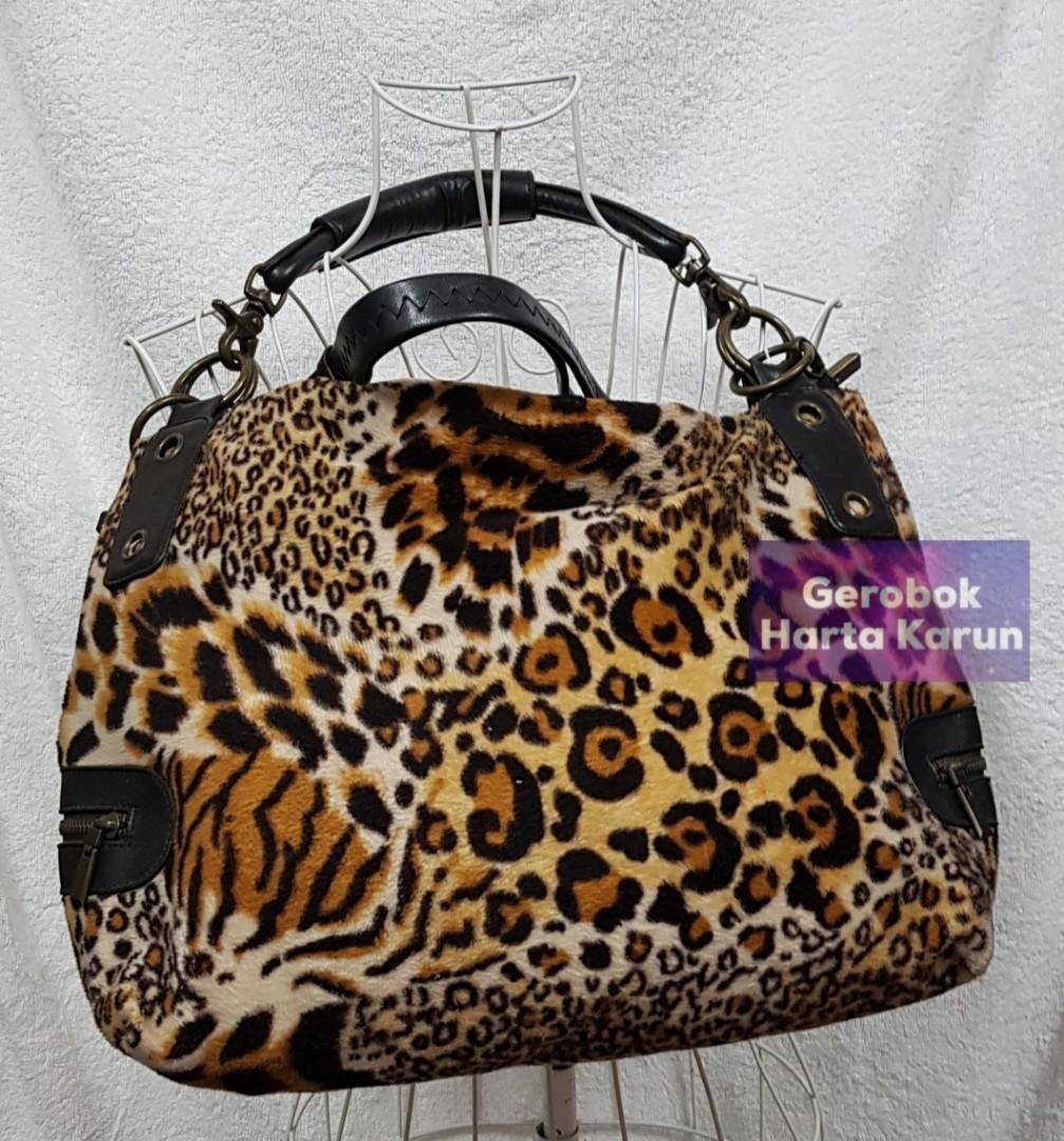 LV FELICIE POCHETTE, Women's Fashion, Bags & Wallets, Purses & Pouches on  Carousell