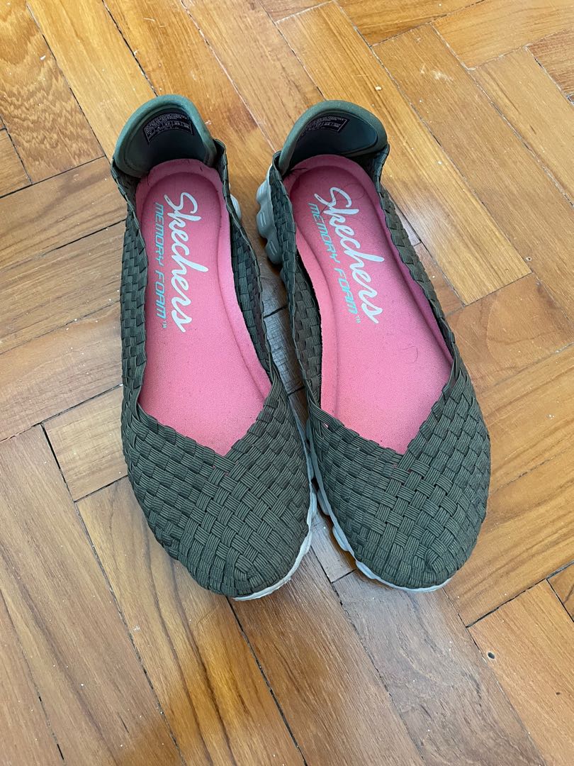 Green Flats, Women's Fashion, Footwear, Flats on Carousell