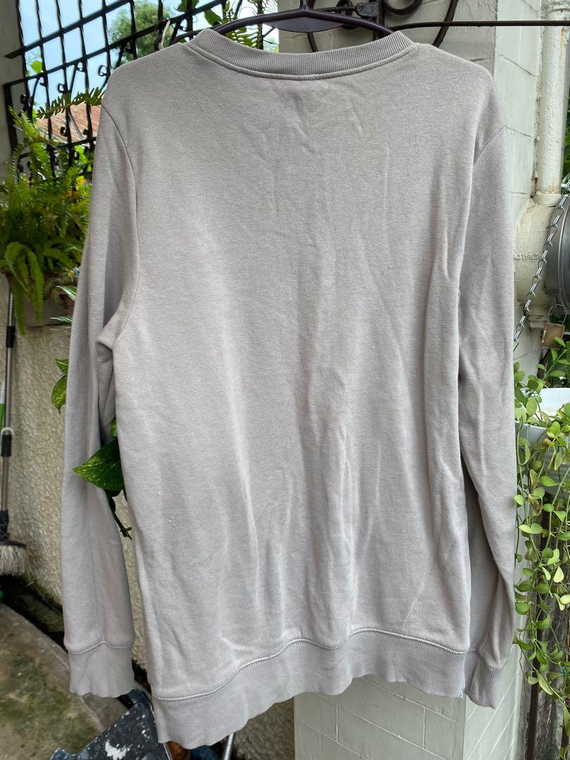 H&M Fleece-lined sweater (Category: Coats, Jackets and Outerwear) located in Antipolo. Submitted by satisfactorylemon (Listing ID 1096352309, Image 2). Description: H&M fleece-lined sweater M on tag Used once or twice for Autumn trip Excellent condition, no issues.