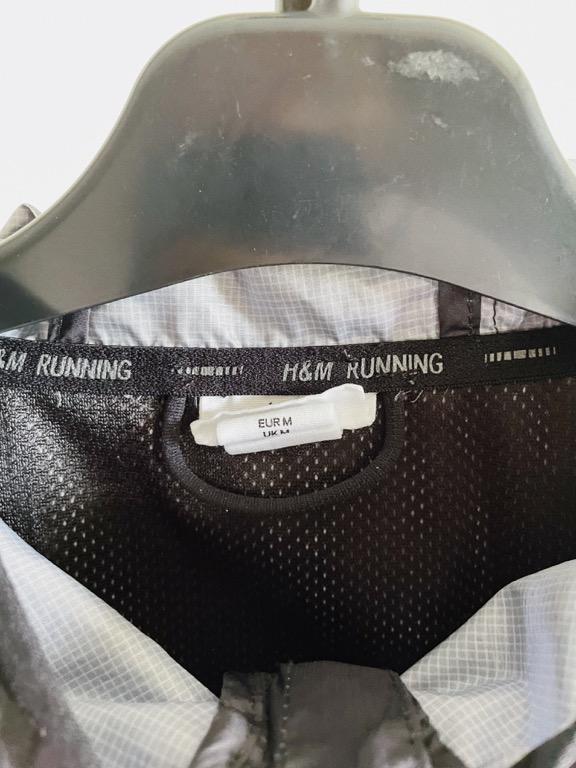 H and m running jacket top