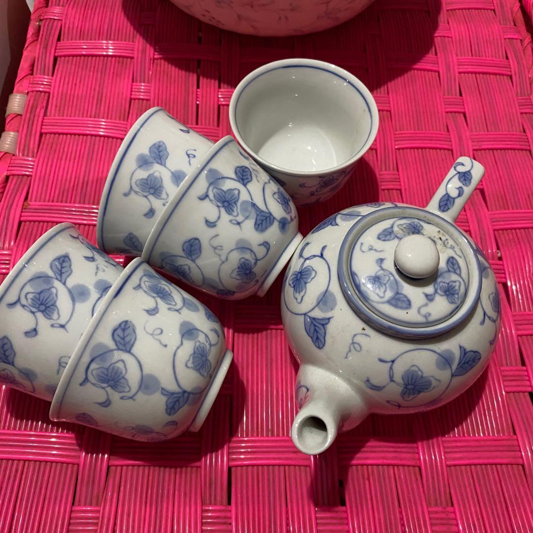 Japanese Chinese Tea Set (Category: Coffee & Tea Tableware) located in Quezon City. Submitted by kb0030 (Listing ID 1096405790, Image 1). Description: Selling as set! Inclusions: 1 tea pot 5 pcs tea cups .