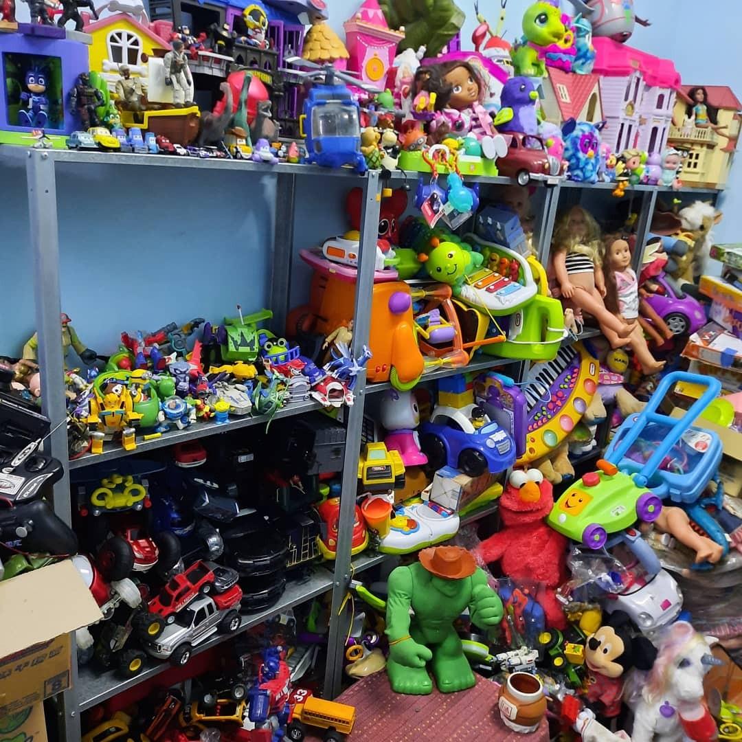 Mainan terpakai bundle usa Hobbies Toys Toys Games on