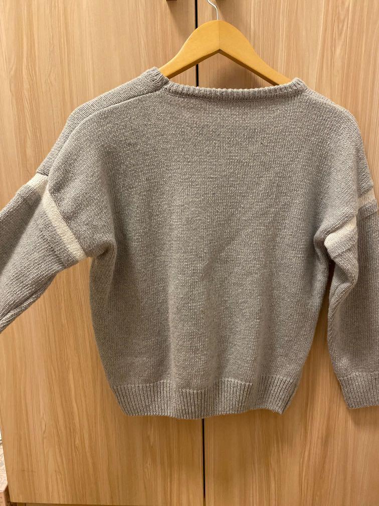 Mickey Mouse Knitted Sweater (Category: Others Tops) located in Taguig. Submitted by anmit (Listing ID 1096455273, Image 2). Description: Free size Fits XS - M.