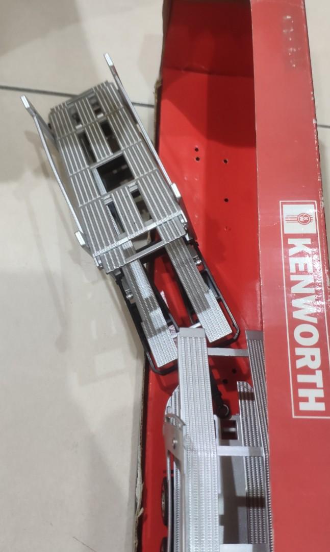 Camion Kenworth W900 Avec Remorque Lowboy Et Pelle - Jouet 1:43 Neuf Par NewRay