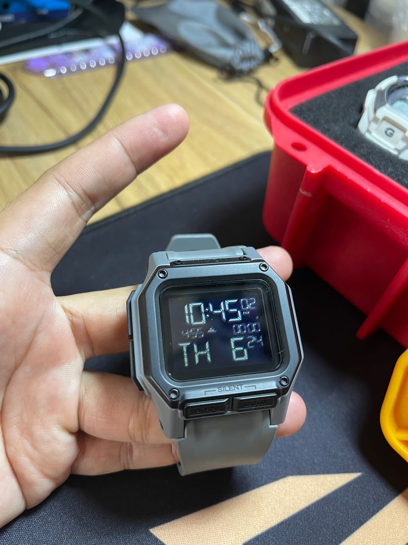 Nixon regulus deals grey