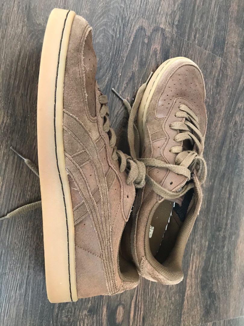 Onitsuka Tiger Limited Edition brown sneakers (Category: Sneakers) located in Singapore. Submitted by rbmw2104 (Listing ID 1096314612, Image 2). Description: Onitsuka Tiger Limited Edition brown Sneakers .