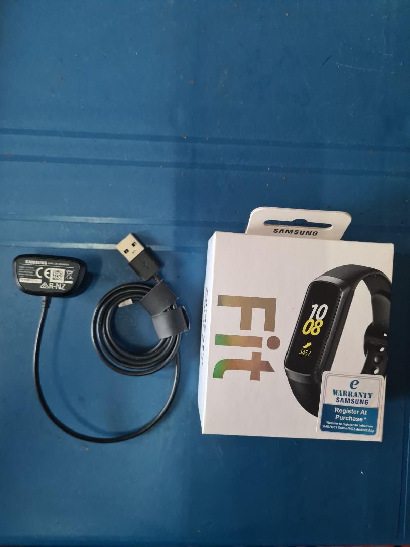 Samsung fit sales band charger