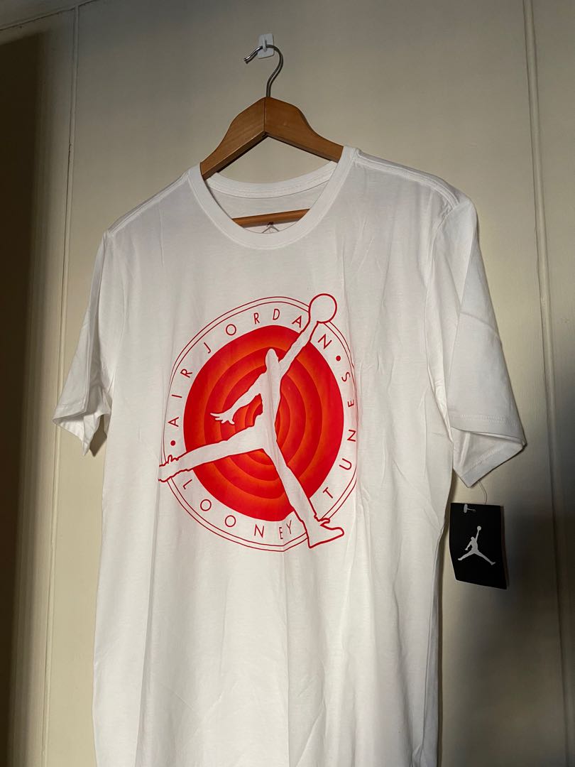 Space Jam Air Jordan x Looney Tunes Tee, Men's Fashion, Tops \u0026 Sets,  Tshirts \u0026 Polo Shirts on Carousell