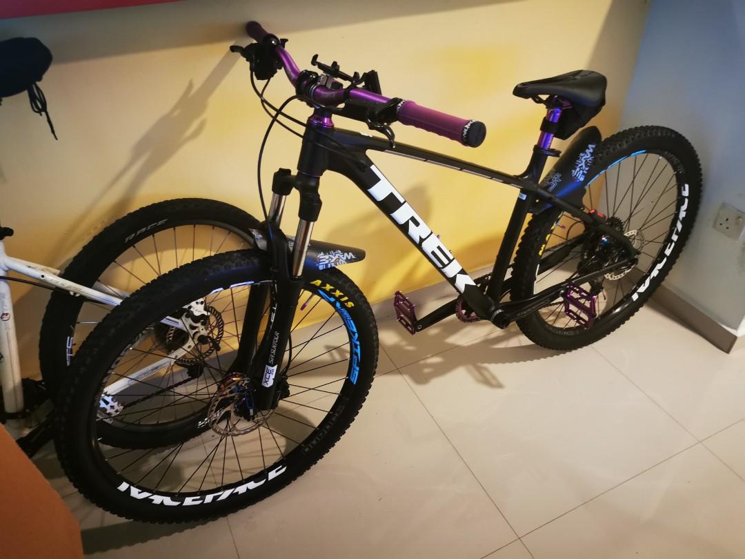Trek marlin 5 deals matte black 2020