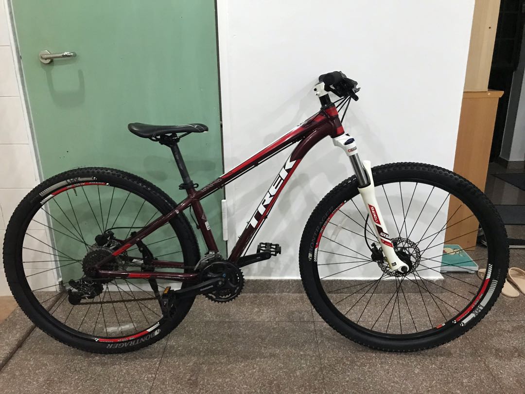 Trek XCaliber 6 medium 29er Sports Equipment Bicycles Parts