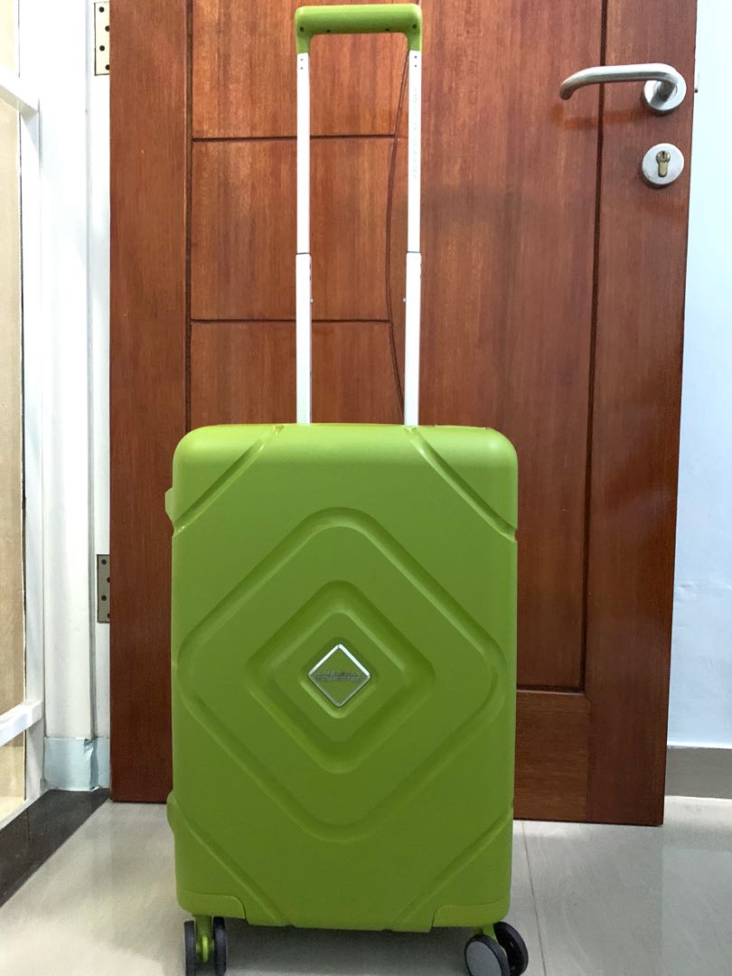 American Tourister Trigard Green Spinner 55/20 TSA Koper Cabin, Barang  Mewah, Tas \u0026 Dompet di Carousell