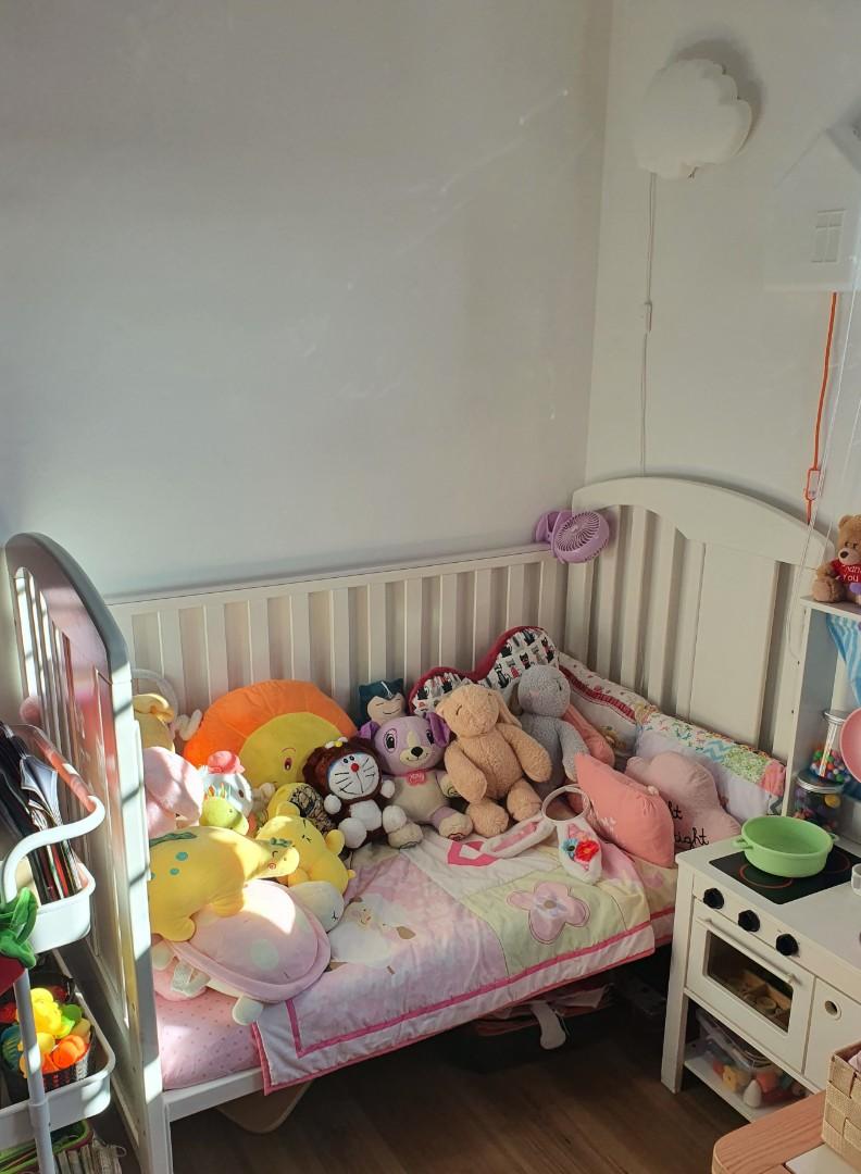 Ddlg cribs deals