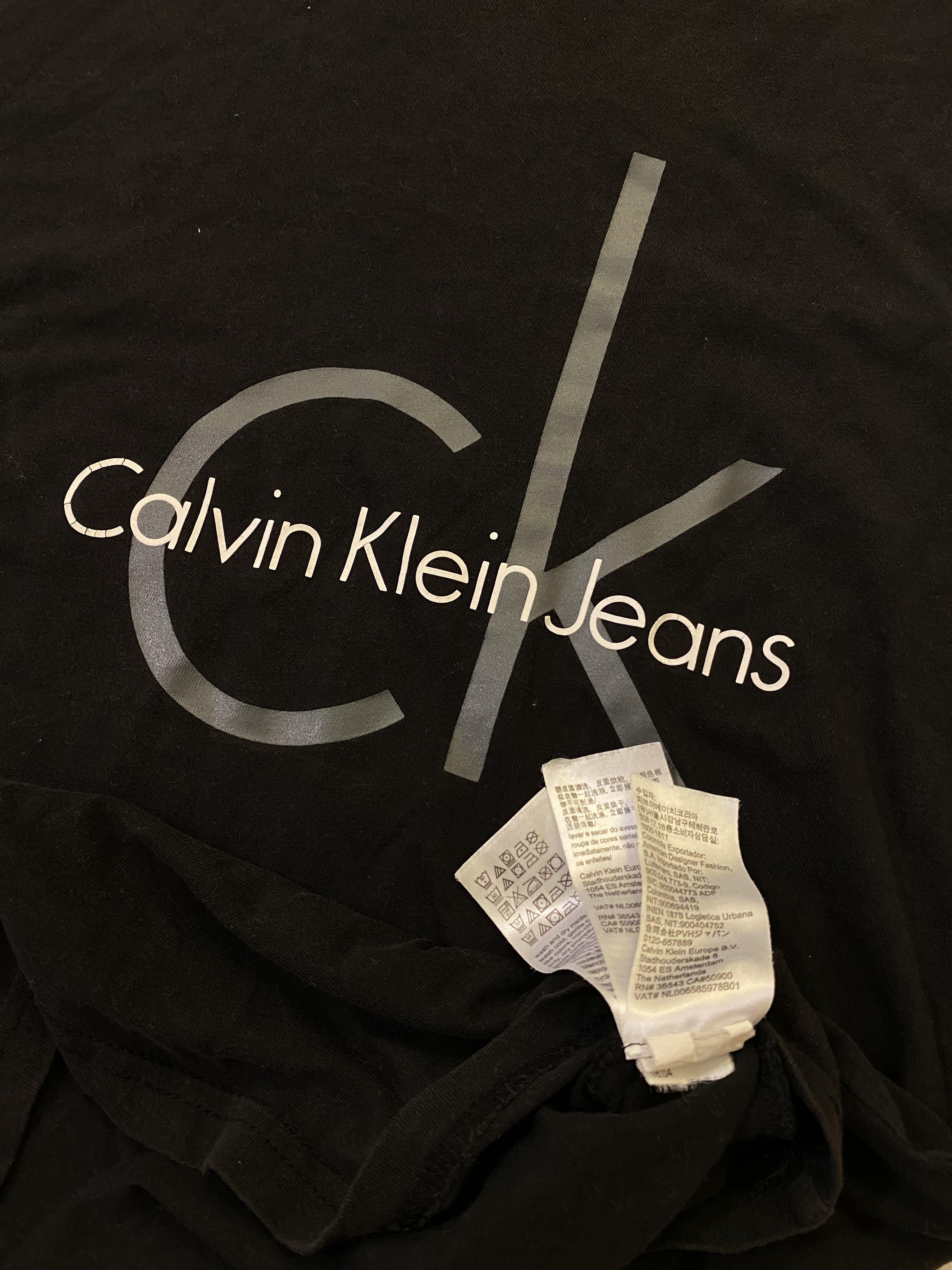 Calvin Klein Tee , Men's Fashion, Tops & Sets, Tshirts & Polo Shirts on  Carousell