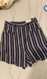 (Category: ) located in . Submitted by clothes.addiction (Listing ID 1096634923, Image 1). Description: .