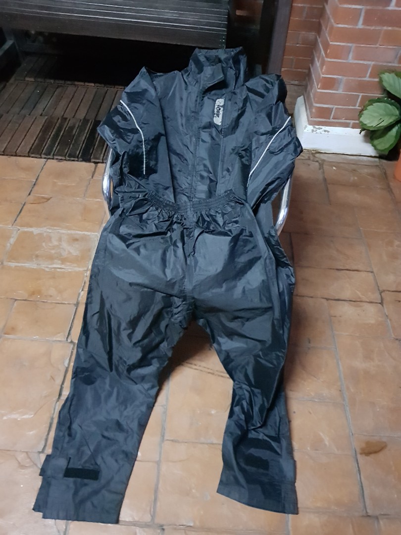 Givi raincoat size outlet