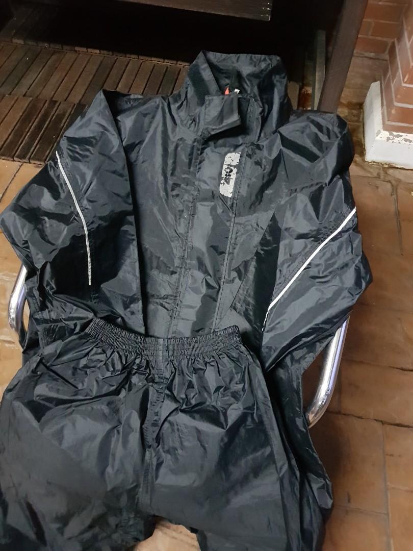 Givi Raincoat RRS07 Size L Men s Fashion Coats Jackets and
