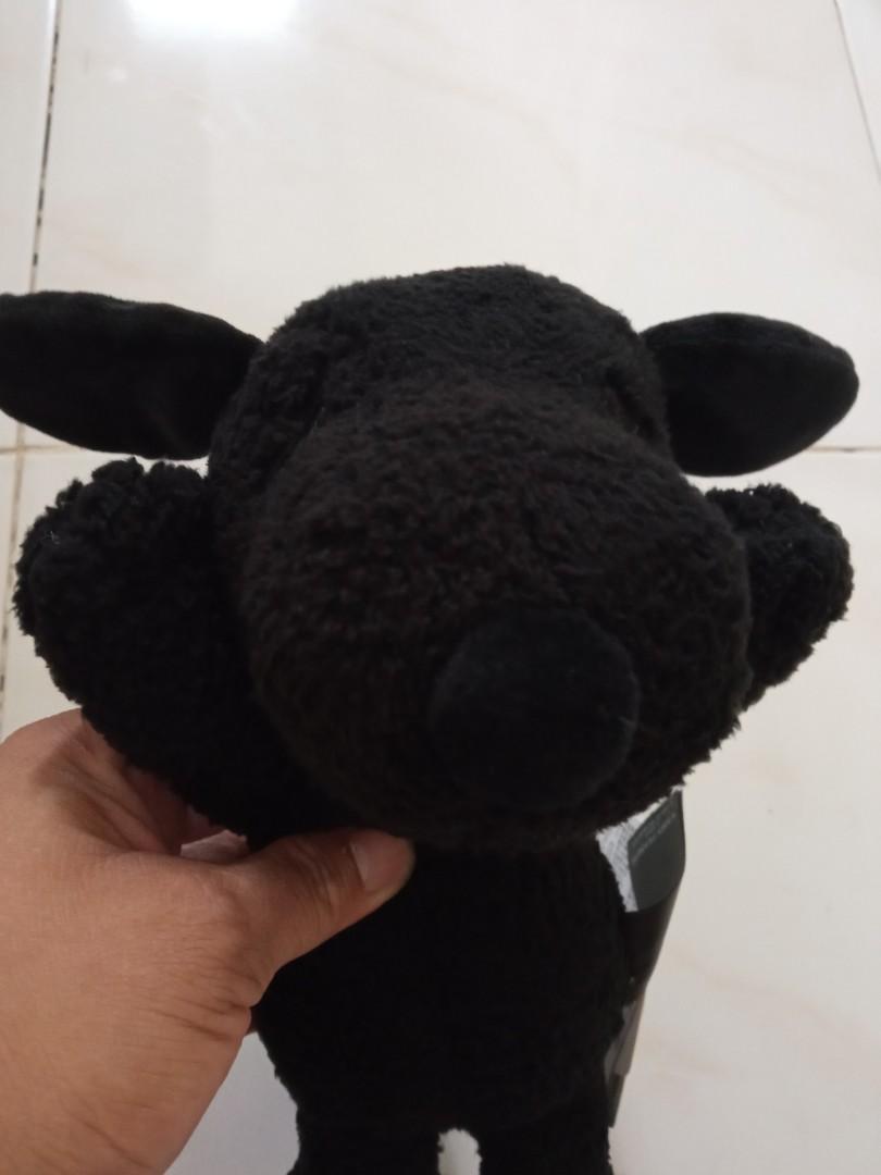 Kaws x Unqilo x Snoopy Plush small (Category: Plushies & Soft Toys) located in Carmona. Submitted by seberstuff (Listing ID 1096583630, Image 2). Description: 10/10 Mint Small 2 pcs available.
