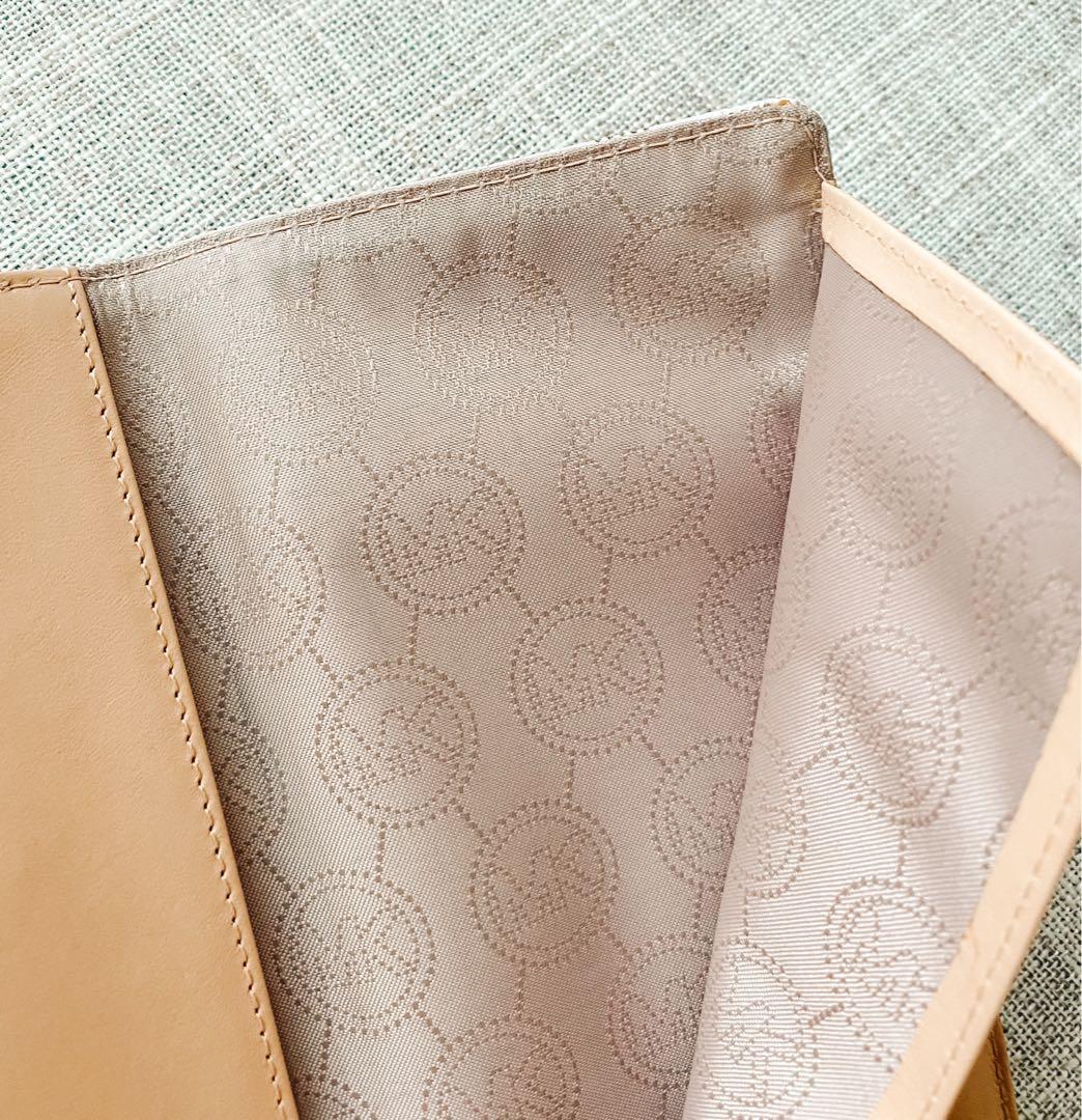 Michael shop kors checkbook