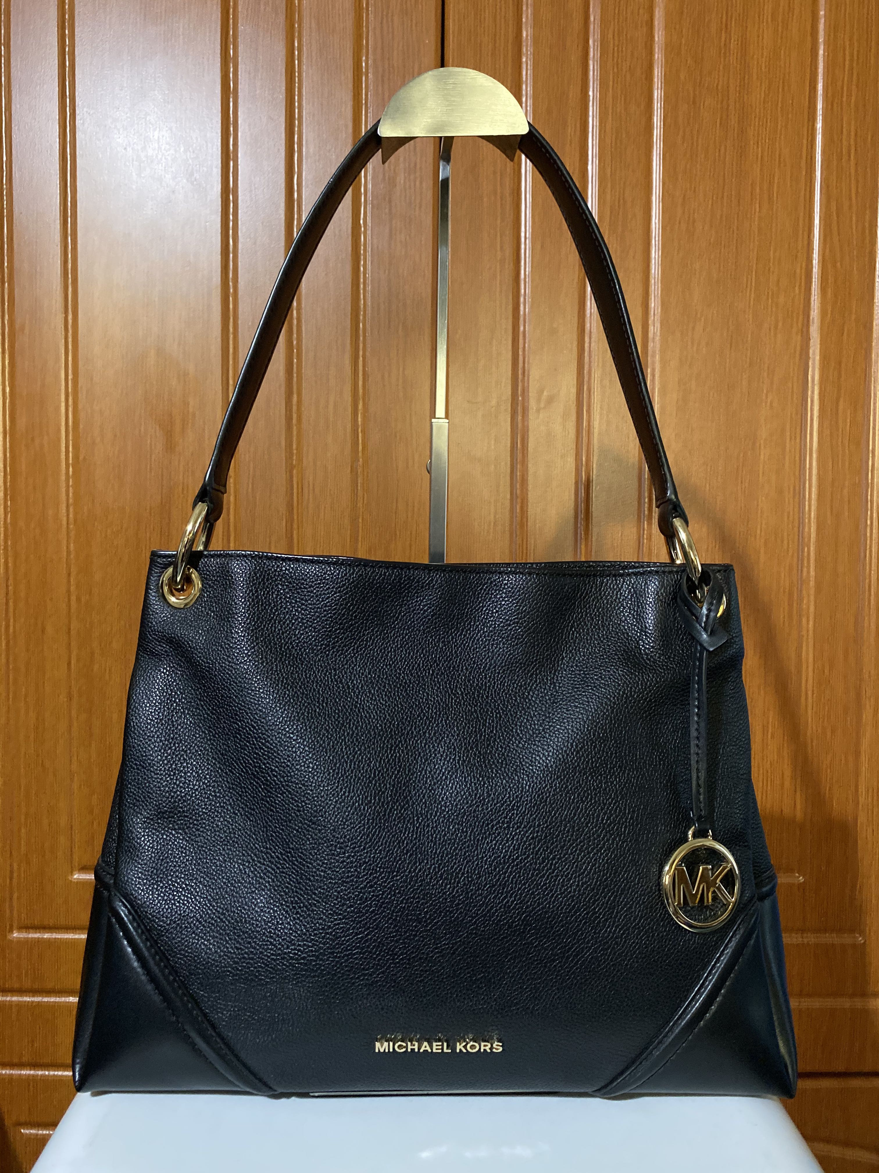 michael kors nicole medium leather shoulder bag