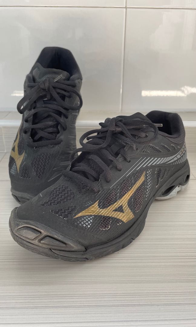 MIZUNO WAVE LIGHTNING Z4 VOLLEYBALL COURT SHOES, Women's Fashion