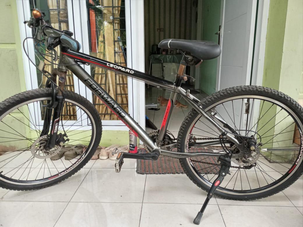 Mountain Bike Sepeda Gunung Mtb Forward Leopard Olah Raga Sepeda Di Carousell