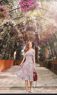 (Category: ) located in . Submitted by flora.closet (Listing ID 1096542131, Image 1). Description: .